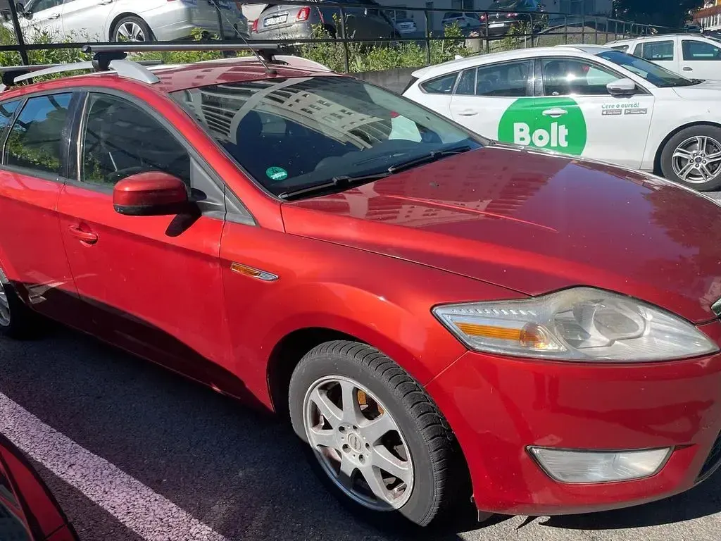 Gebraucht Ford Mondeo Trend 140 PS (102 kW) 2010 Rot Limousine