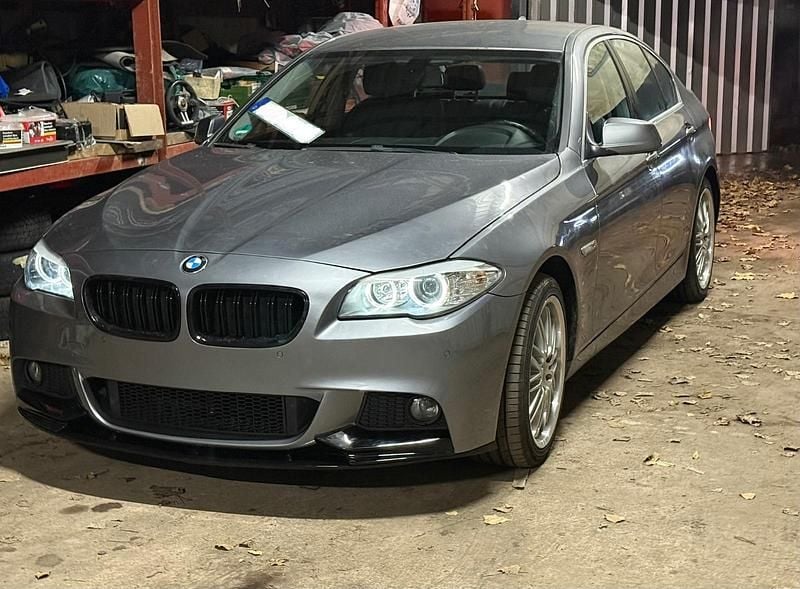 Grau Gebraucht 2010 BMW 520 Limousine | 7.999 € (Guter Preis) - Bild 1/4