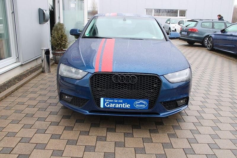 Gebraucht Audi A4 Attraction 177 PS (130 kW) 2012 Blau Limousine