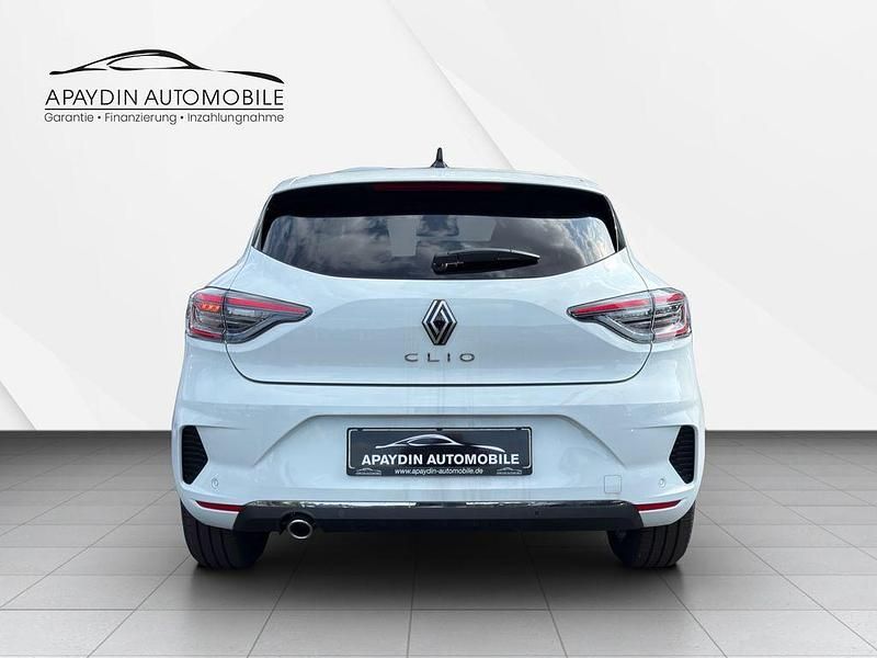 Neu Renault Clio V Techno 91 PS (66 kW) 2025 Weiß Limousine