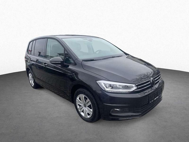 Neu VW Touran 150 PS (110 kW) 2025 Grenadillschwarz metallic Van / Kleinbus