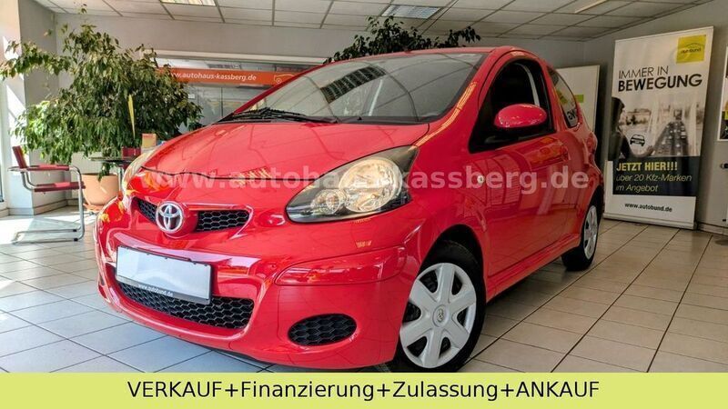 Rot Gebraucht 2009 Toyota Aygo Cool Kleinwagen | 3.775 € (Fairer Preis) - Bild 1/4
