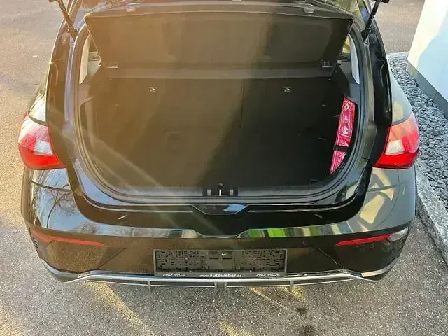 Gebraucht Hyundai i20 Trend 101 PS (74 kW) 2024 Schwarz Kleinwagen