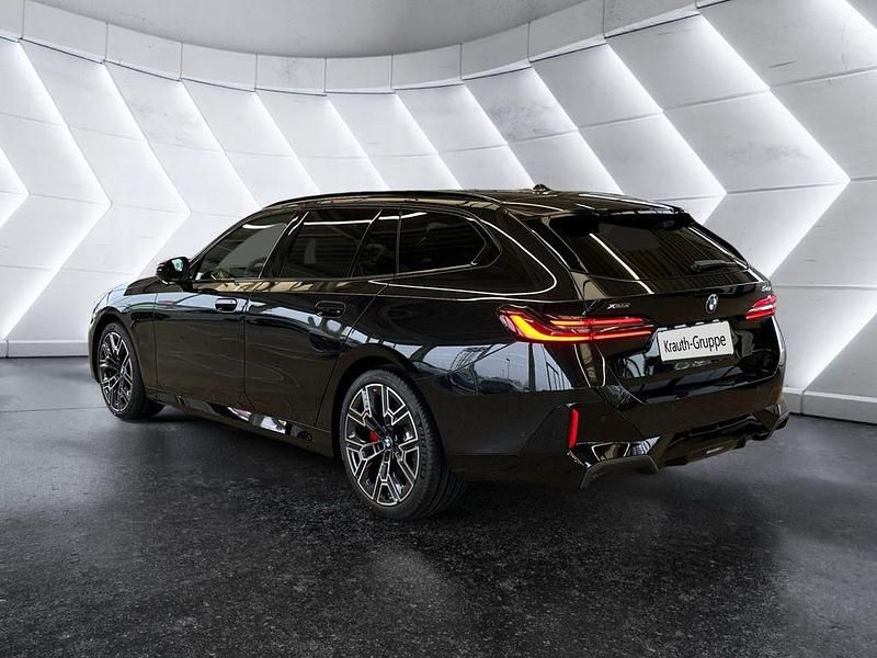 Gebraucht BMW 540 M Sport 303 PS (222 kW) 2026 Schwarz Limousine