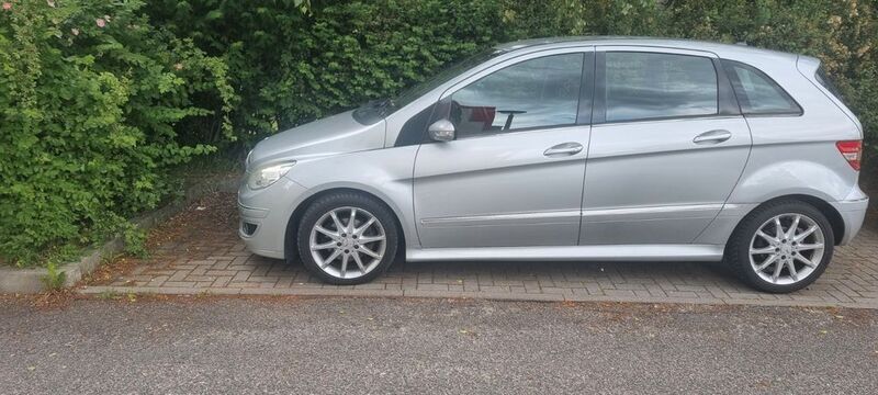 Silber Gebraucht 2006 Mercedes B200 Van / Kleinbus | 3.100 € (Superpreis) - Bild 1/4