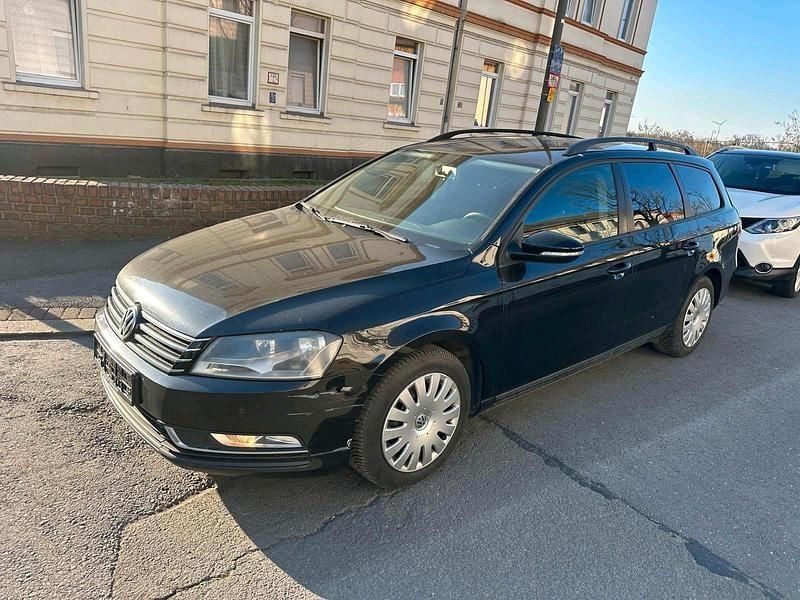 Gebraucht VW Passat 105 PS (77 kW) 2014 Schwarz Kombi