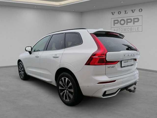Gebraucht Volvo XC60 Plus 197 PS (144 kW) 2023 Crystal white / metallic SUV