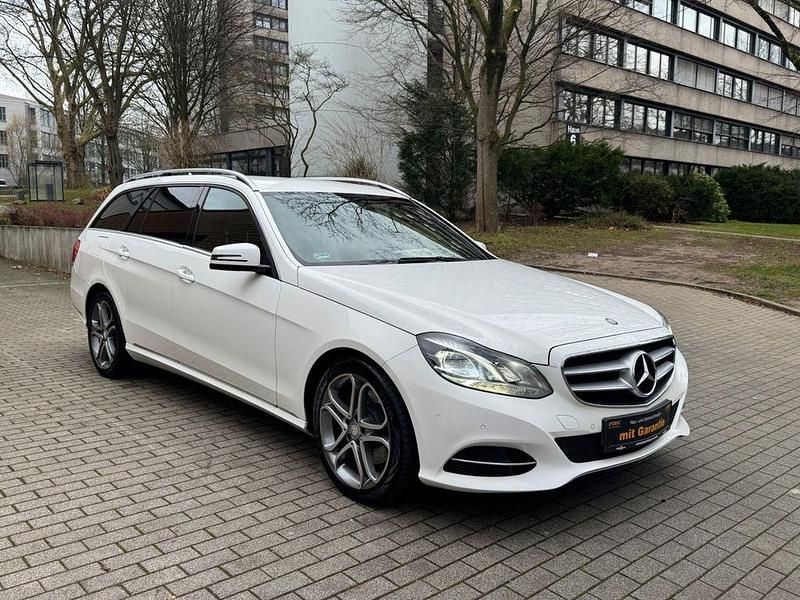 Gebraucht Mercedes E200 184 PS (135 kW) 2013 Weiß Limousine