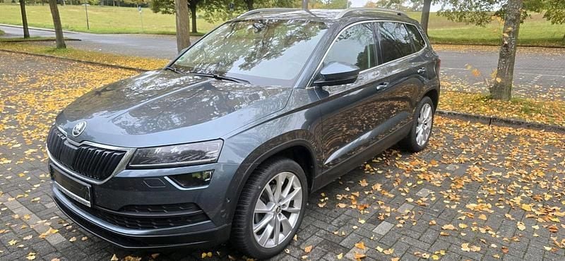 Grau Gebraucht 2021 Skoda Karoq SUV | 21.999 € (Superpreis) - Bild 1/4