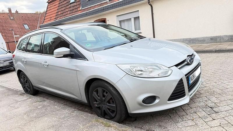 Gebraucht Ford Focus Trend 2012 Grau Kombi