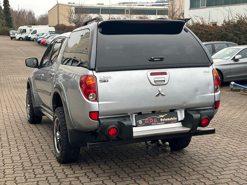 Gebraucht Mitsubishi L200 167 PS (122 kW) 2009 Silber Pickup