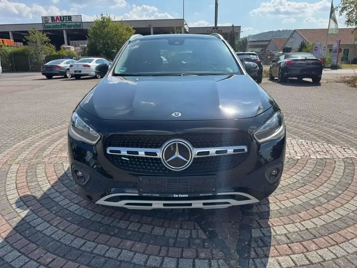 Gebraucht Mercedes GLA200 150 PS (110 kW) 2022 Schwarz SUV