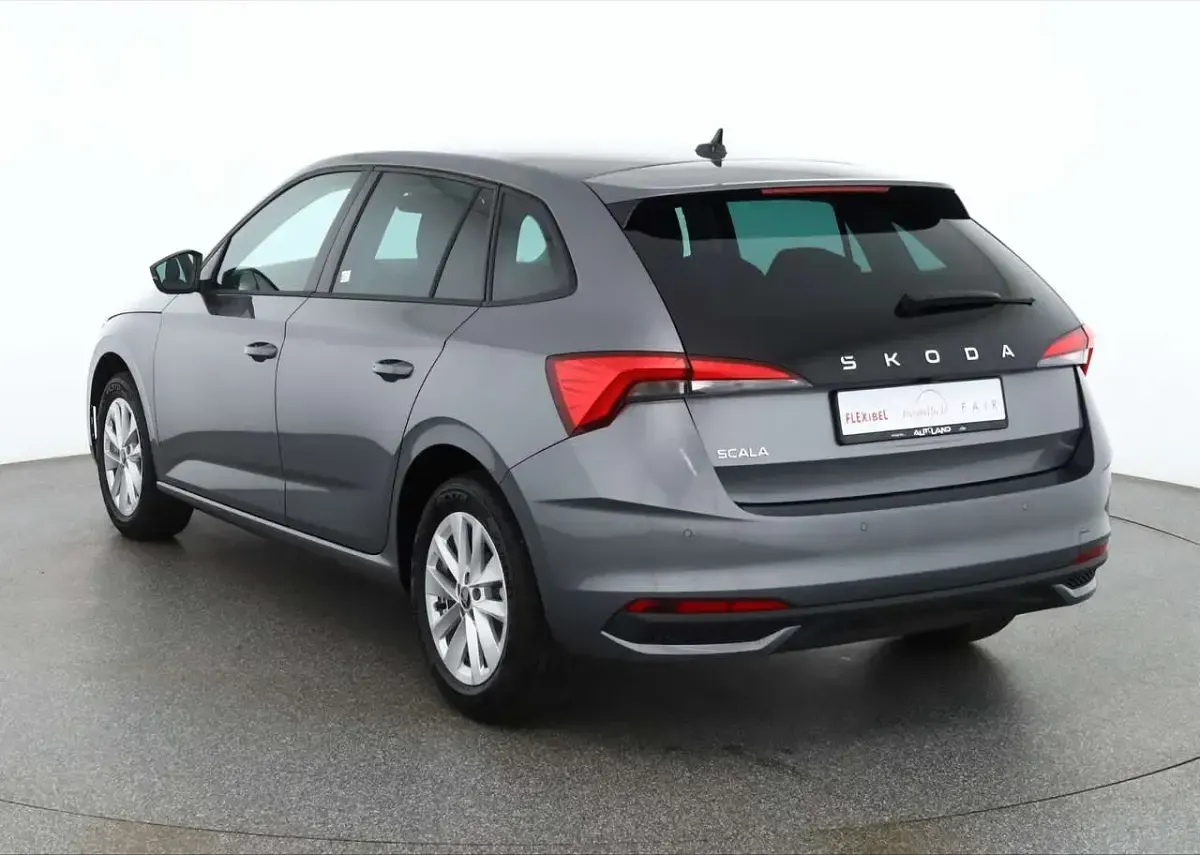 Neu Skoda Scala 116 PS (85 kW) 2026 Graphitgraumet. Kleinwagen