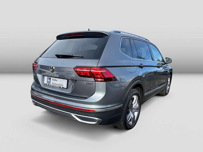 Gebraucht VW Tiguan Allspace Elegance 150 PS (110 kW) 2022 Platinum grey metallic SUV
