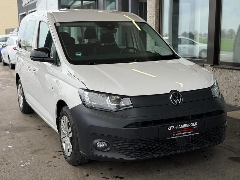 Second-hand VW Caddy 122 CP (89 kW) 2022 Alb Monovolum