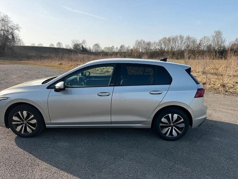 Gebraucht VW Golf VIII 110 PS (80 kW) 2023 Silber Limousine