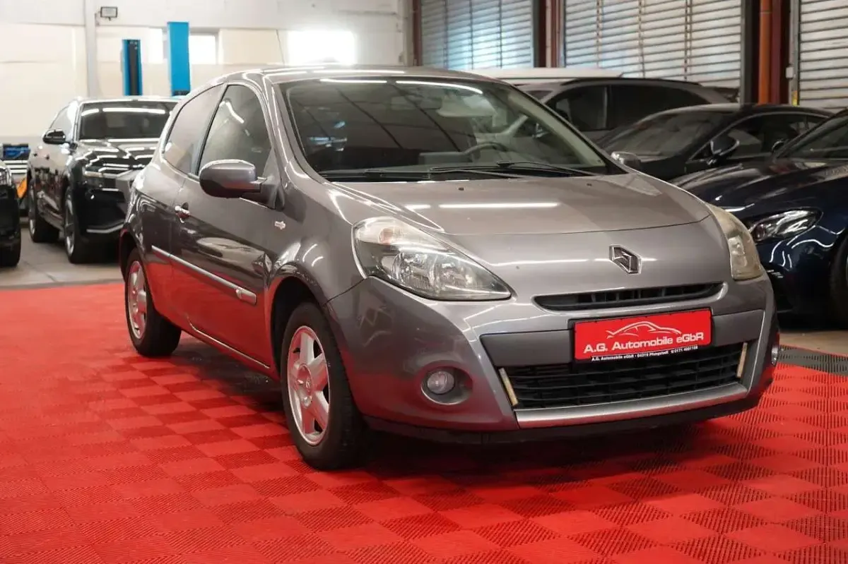 Gebraucht Renault Clio IV 103 PS (75 kW) 2012 Grau Kleinwagen