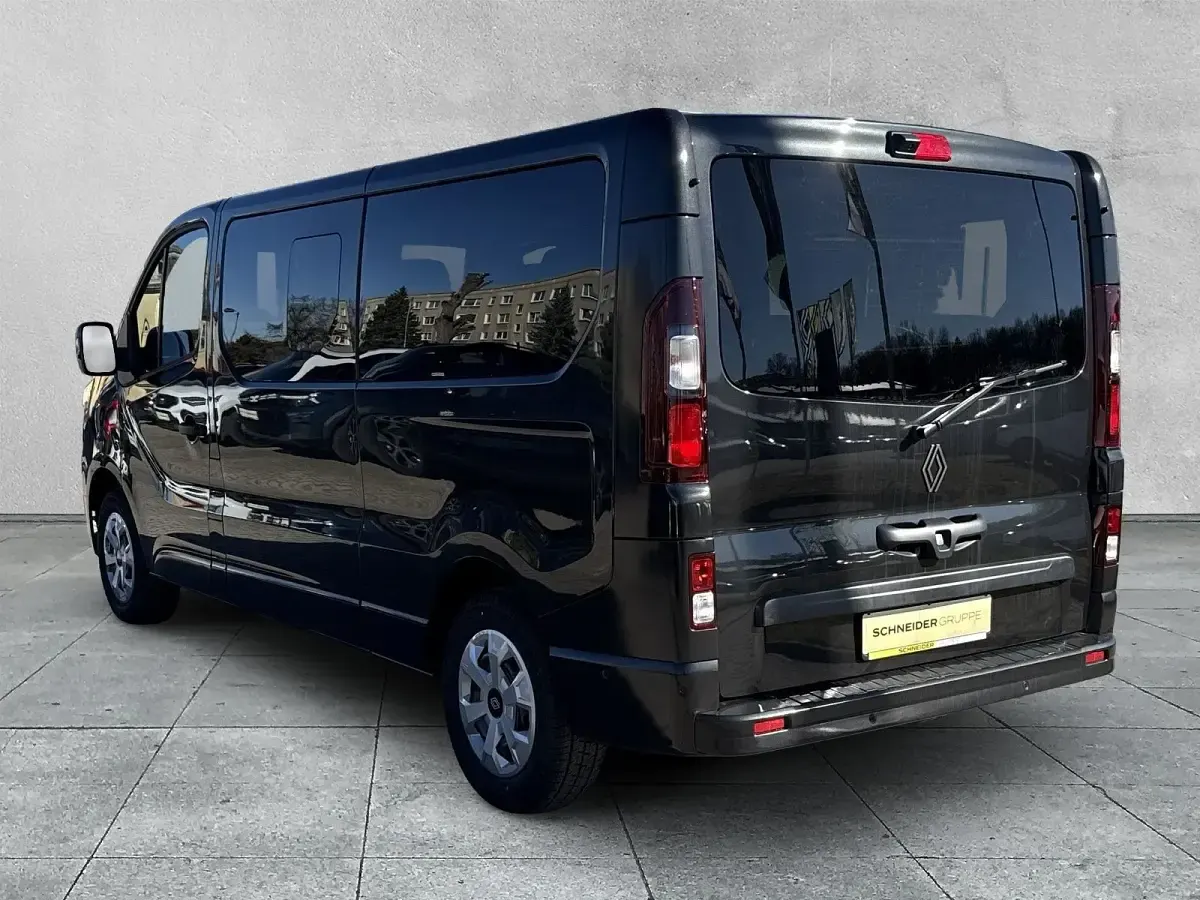 Neu Renault Trafic Evolution 150 PS (110 kW) 2026 Schwarz Van / Kleinbus