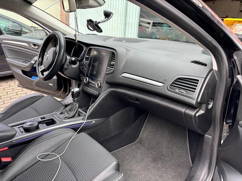 Gebraucht Renault Mégane Coupé Bose Edition 130 PS (95 kW) 2017 Andere farben Coupé