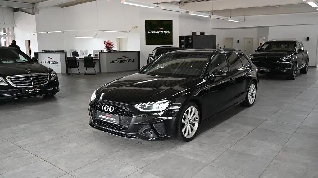 Gebraucht Audi A4 S-Line 204 PS (150 kW) 2023 Mythosschwarz Kombi