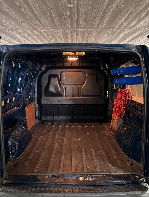 Second-hand Ford Transit Connect 75 CP (55 kW) 2013 Albastru Monovolum