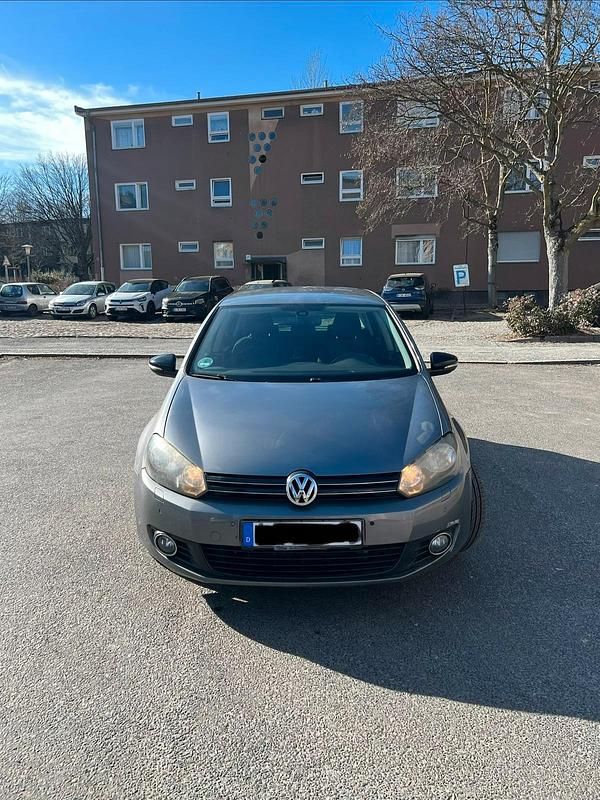 Gebraucht VW Golf VI Style 122 PS (89 kW) 2011 Grau Kleinwagen