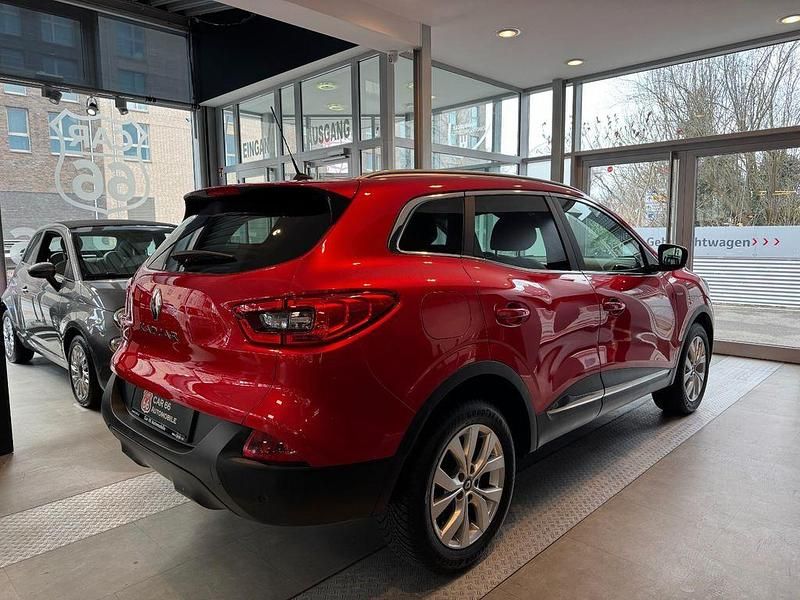 Gebraucht Renault Kadjar LIMITED 131 PS (96 kW) 2019 Rot SUV