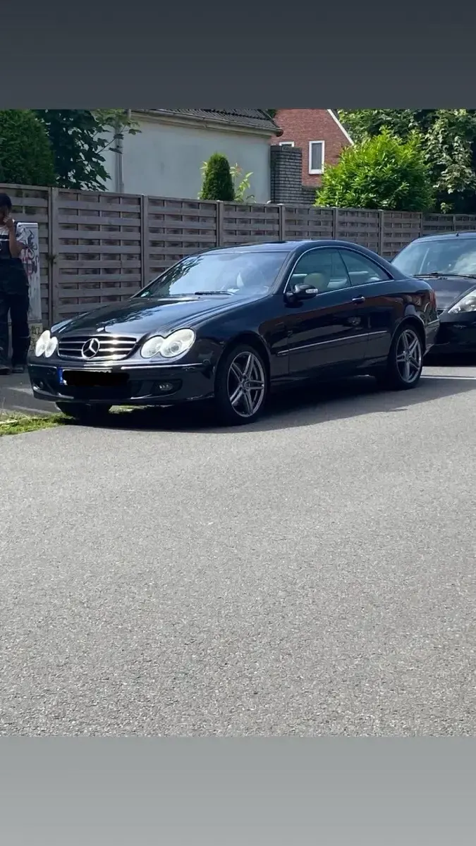 Gebraucht Mercedes CLK350 272 PS (200 kW) 2008 Schwarz Coupé