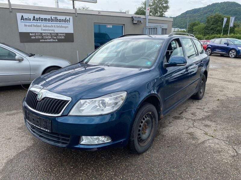 Blau Gebraucht 2012 Skoda Octavia Ambition Kombi | 790 € - Bild 1/4