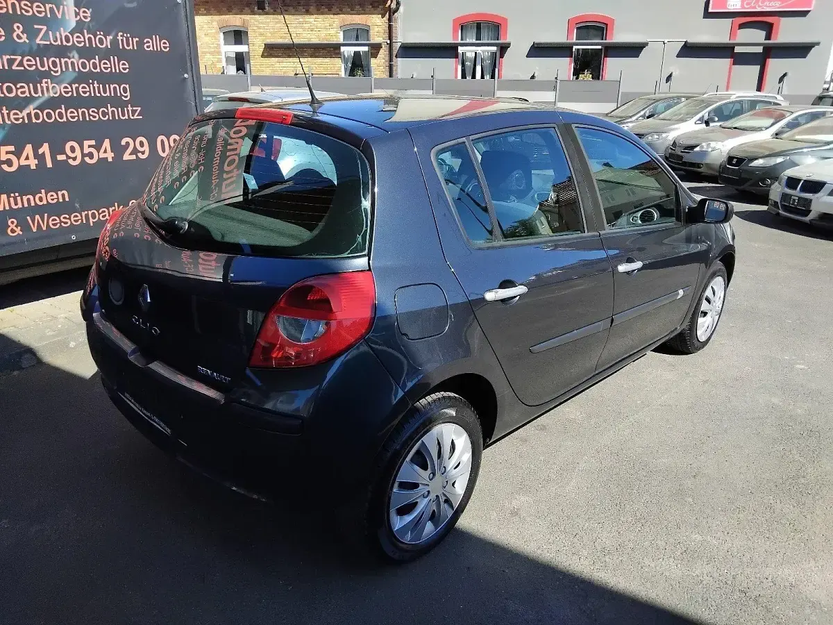 Gebraucht Renault Clio 88 PS (64 kW) 2006 Grau Kleinwagen