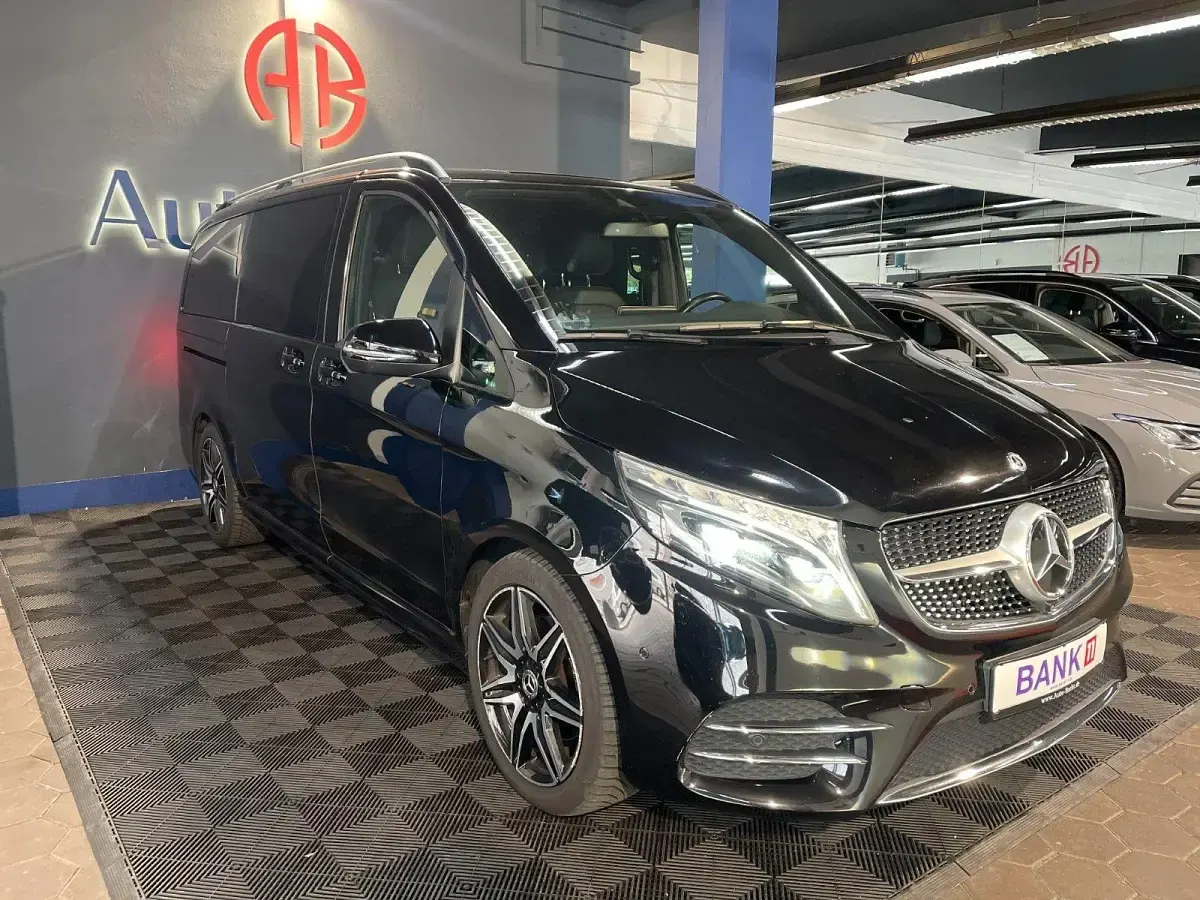 Gebraucht Mercedes V300 AMG line 239 PS (175 kW) 2020 Schwarz Van / Kleinbus