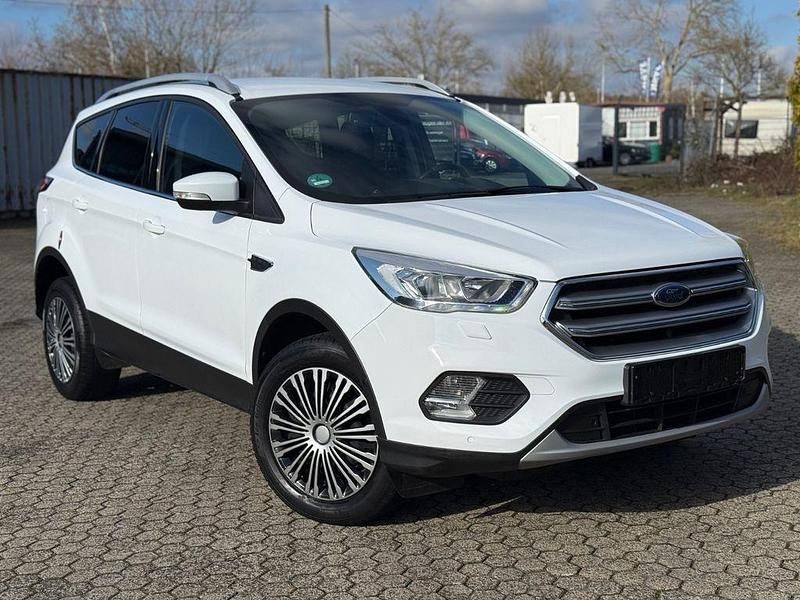 Gebraucht Ford Kuga 120 PS (88 kW) 2019 Weiß SUV