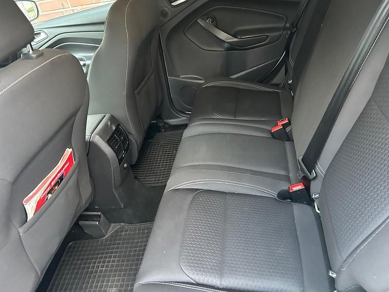 Gebraucht Ford Kuga Trend 120 PS (88 kW) 2019 Weiß SUV