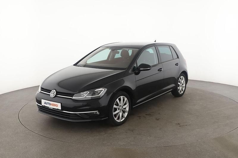 Schwarz Gebraucht 2017 VW Golf VII Highline Limousine | 16.090 € (Fairer Preis) - Bild 1/3
