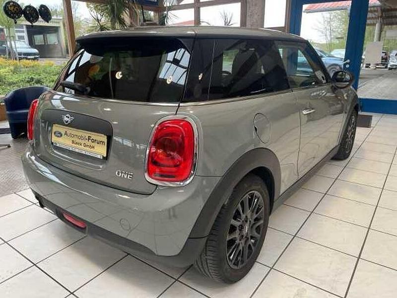 Gebraucht Mini ONE Salt 102 PS (75 kW) 2018 Moonwalk grey (metallic) Kleinwagen