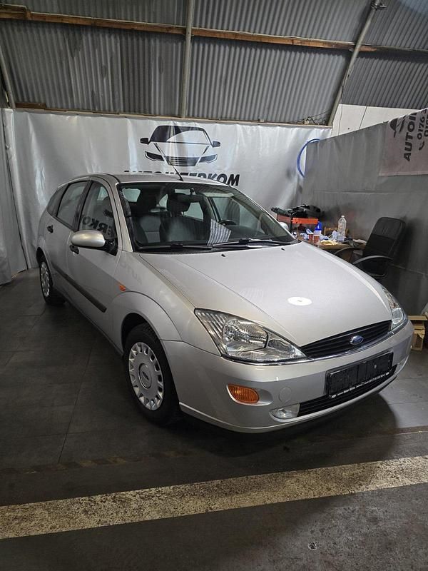 Usata Ford Focus 101 CV (74 kW) 1999 Argento Berlina