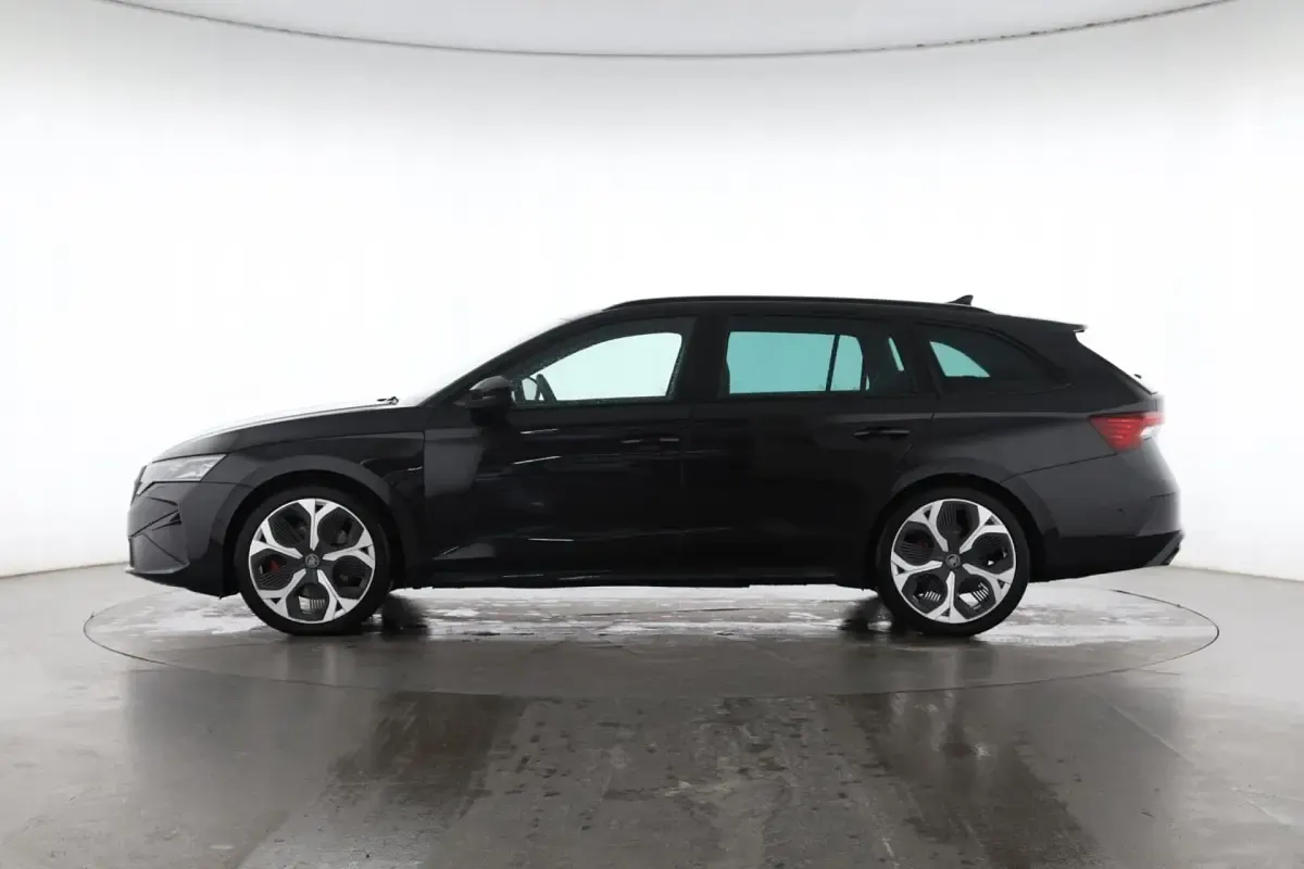Gebraucht Skoda Octavia RS 265 PS (194 kW) 2025 Schwarz magic perleffekt Kombi