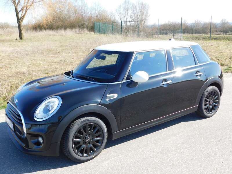 Midnight black metallic Gebraucht 2016 Mini Cooper D Kleinwagen | 13.890 € (Etwas zu teuer) - Bild 1/4