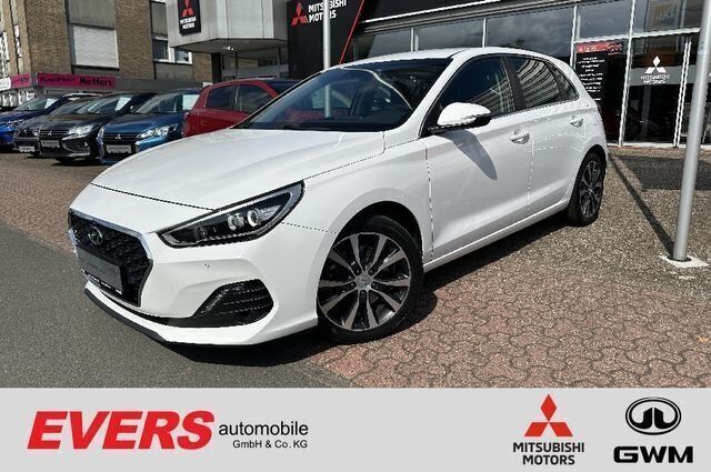 Weiß Gebraucht 2020 Hyundai i30 Style Limousine | 16.450 € (Fairer Preis) - Bild 1/4
