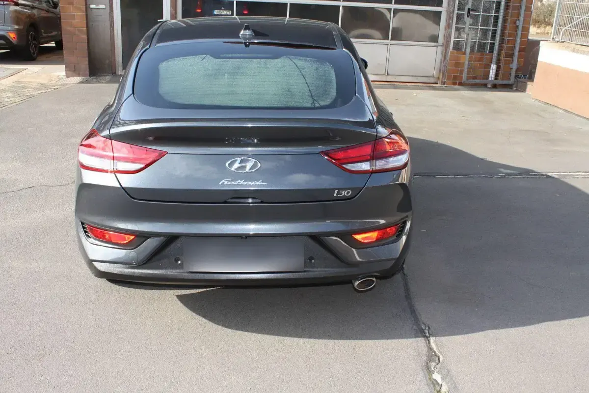 Gebraucht Hyundai i30 159 PS (116 kW) 2021 Grau Coupé