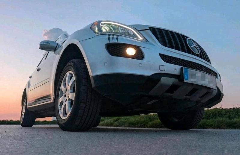 Second-hand Mercedes ML320 224 CP (164 kW) 2007 Argintiu SUV