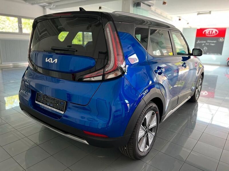 Gebraucht Kia Soul EV Inspiration 150 kW (204 PS) 2023 (fb1) neptune blue / black (m) SUV