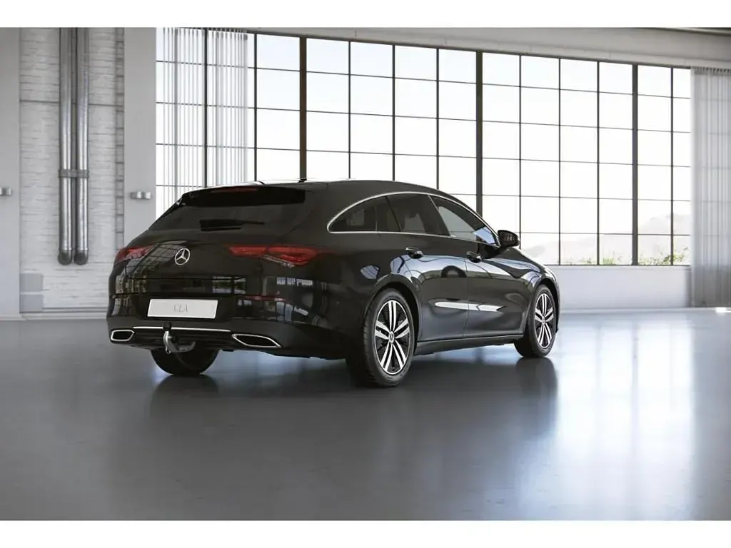 Gebraucht Mercedes CLA200 Shooting Brake 150 PS (110 kW) 2022 Kosmosschwarz (metallic) Kombi