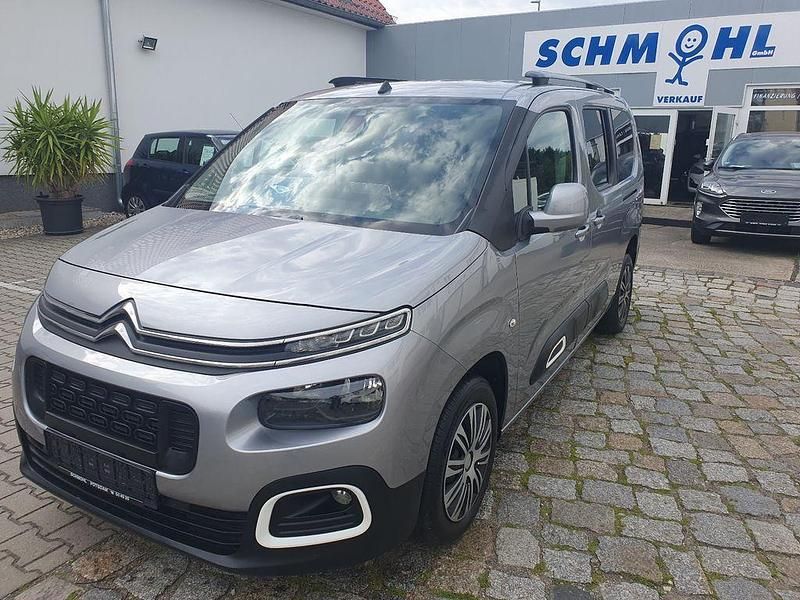 Grau Gebraucht 2019 Citroën Berlingo Feel Van / Kleinbus | 11.400 € (Superpreis) - Bild 1/4