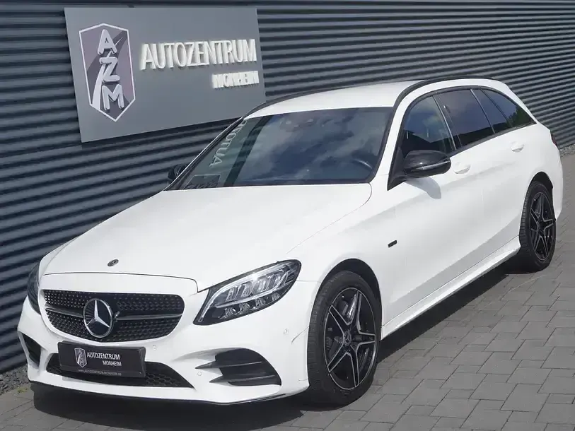 Gebraucht Mercedes C300e AMG line 306 PS (225 kW) 2019 Polarweiss  unilack Kombi