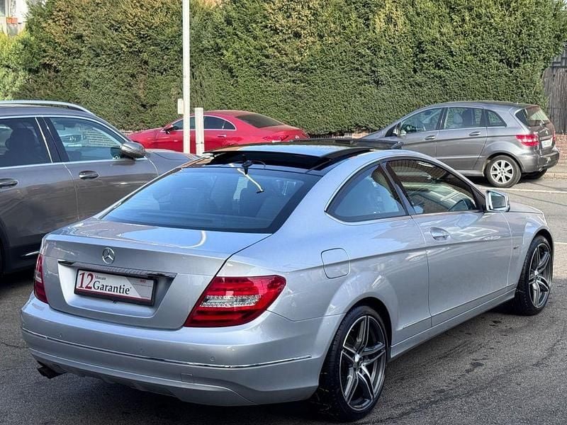 Gebraucht Mercedes C180 156 PS (114 kW) 2011 Silber Coupé