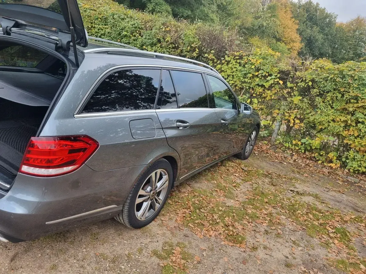 Gebraucht Mercedes E220 Elegance 170 PS (125 kW) 2016 Grau Kombi