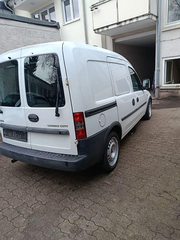 Second-hand Opel Combo 75 CP (55 kW) 2010 Alb Monovolum