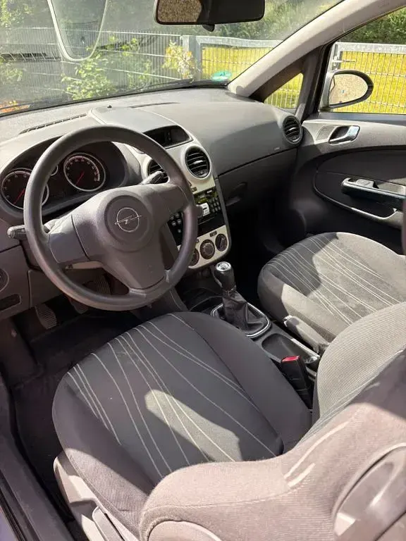 Gebraucht Opel Corsa 60 PS (44 kW) 2007 Violet Kleinwagen