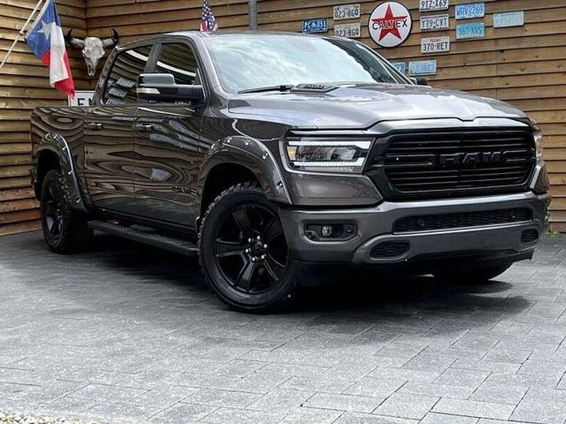 Gebraucht Dodge Ram 401 PS (294 kW) 2021 Grau Pickup